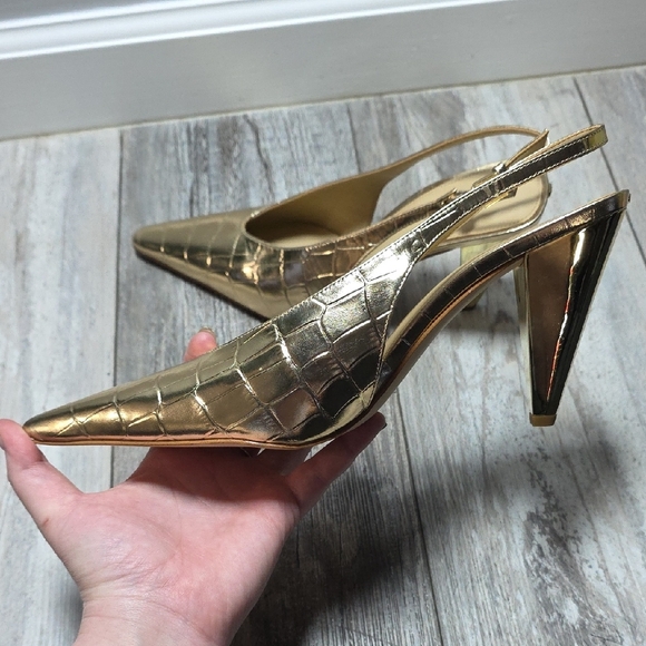SOLD | Michael Kors | Electra Slingback Gold Leather, Pointed Toe Stacked *NWOB - Picture 4 of 13